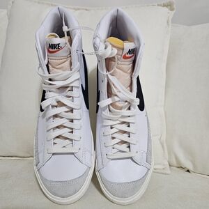 Nike Men's White and Gray Sneakers